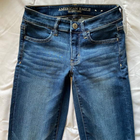 ‼️SOLD‼️BNWT American Eagle Distressed Jeans - Picture 3 of 7